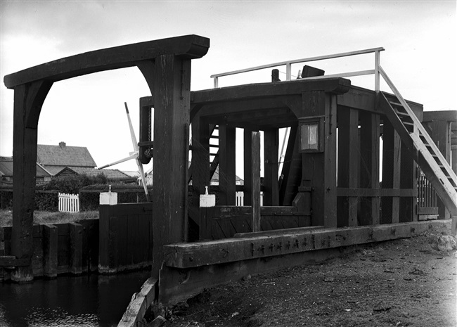 Het Bleiswijkse Verlaat aan de Rottedijk. De schutsluis vormt de vaarverbinding tussen de Rotte en de Lange Vaart. De sluis wordt niet meer bediend.