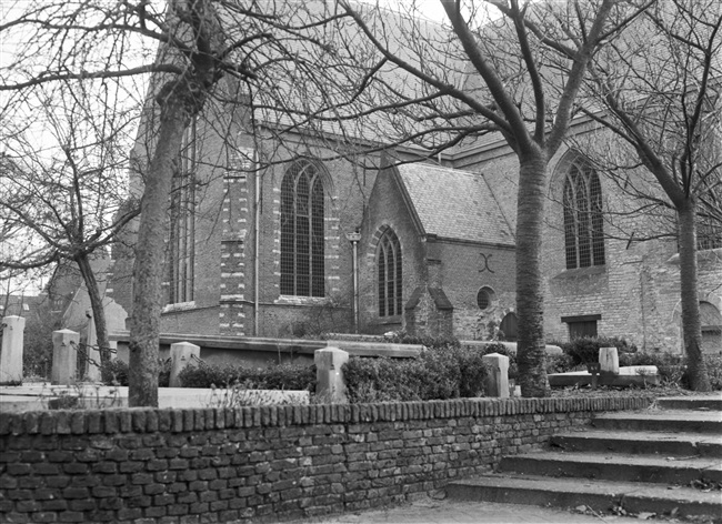 De Dorpskerk aan het Plein