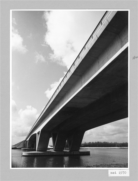 De Brielse Brug over het Brielse Meer, 1970