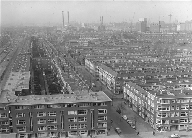 De Pleinweg en de Bas Jungeriusstraat in Rotterdam, 1968