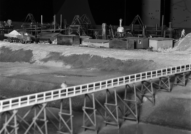 Model van asfaltfabriek in Hoek van Sint Jacob, 1955