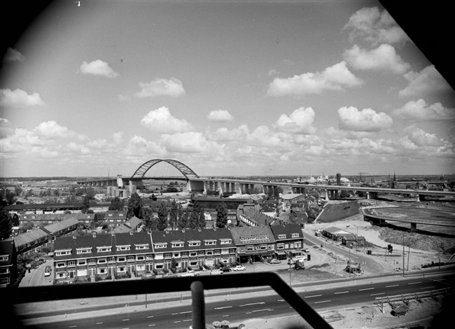 Van Brienenoordbrug in Rotterdam, 1965