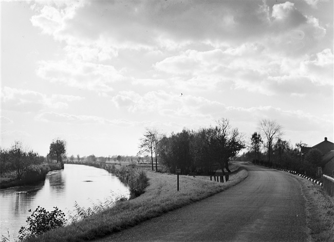 De Goejanverwelledijk met de IJssel